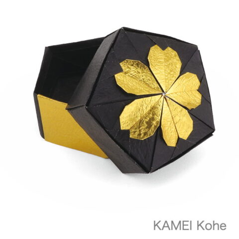 Box with the Cherry-Blossom Pattern II : KAMEI Kohe